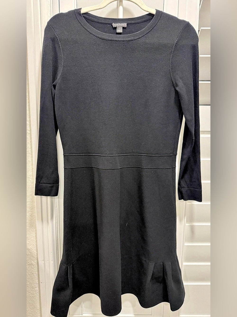 Ann Taylor Long Sleeve Flounce Dress in Black Size Small